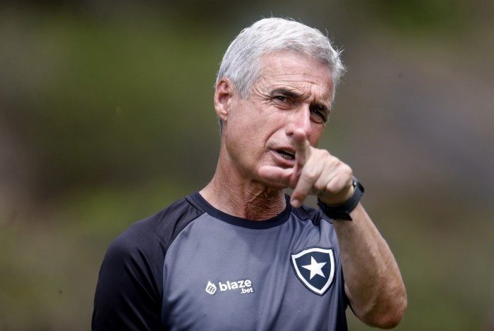 Botafogo de Luís Castro tem jogo que pode definir se seguirá na briga pelo G-8 do Brasileirão