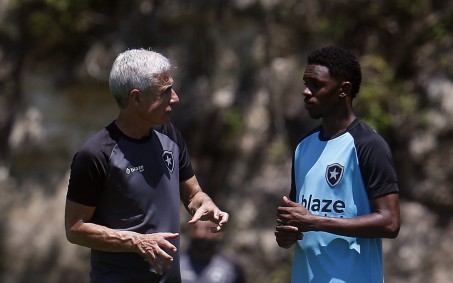Jeffinho, do Botafogo, rasga elogios a Luís Castro: 'Um verdadeiro professor'