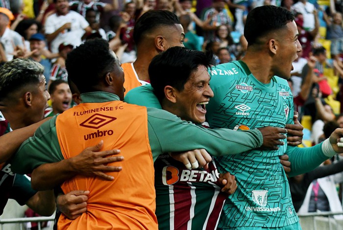 Cano marcou três vezes e foi o destaque do Fluminense na vitória sobre o São Paulo