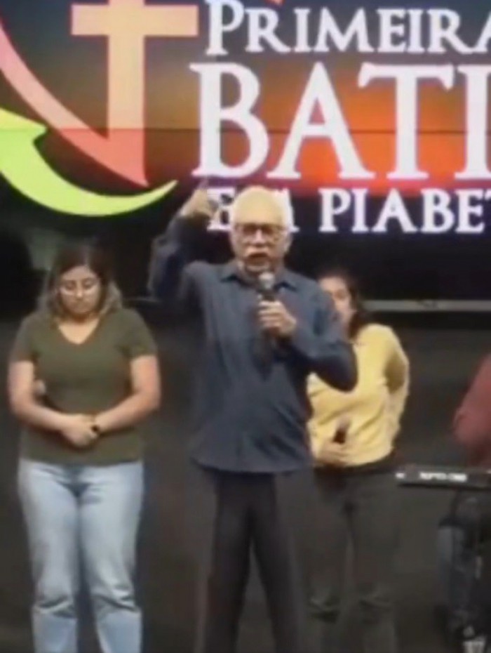 Pastor Luiz Antônio Vieira, de 65 anos, causou revolta nas redes sociais após aparecer em um vídeo publicado na última quinta-feira (3), onde ele professa ataques contra a população do nordeste e eleitores do Partido dos Trabalhadores (PT)