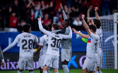 Com gol de Raphinha no fim, Barcelona vira e se isola na liderança do Espanhol