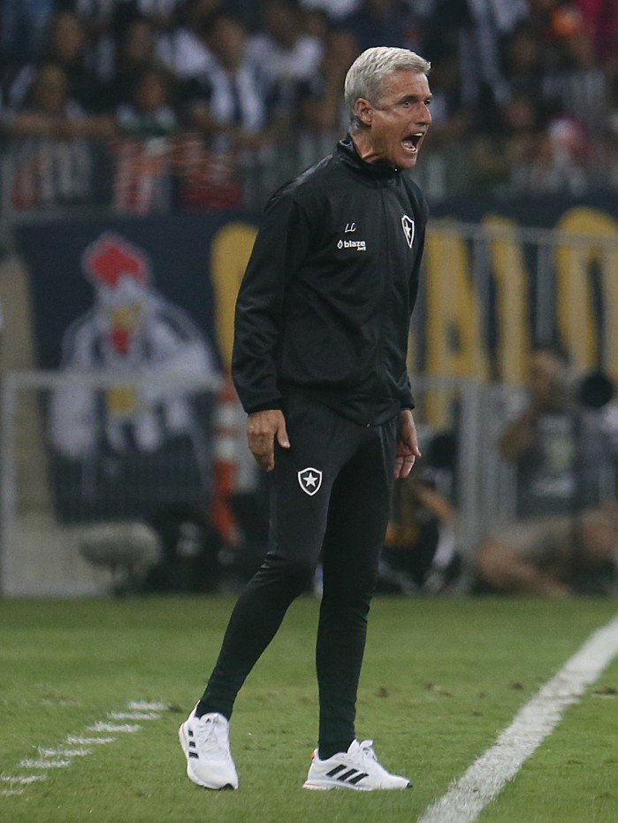 Técnico do Botafogo, Luís Castro acredita em vaga na Libertadores