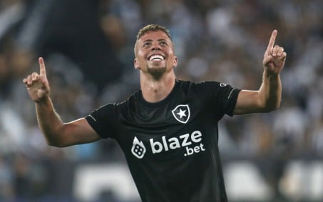 Luís Castro elogia Lucas Fernandes, do Botafogo, e brinca com o fim do jejum de gols: 'Já era hora'