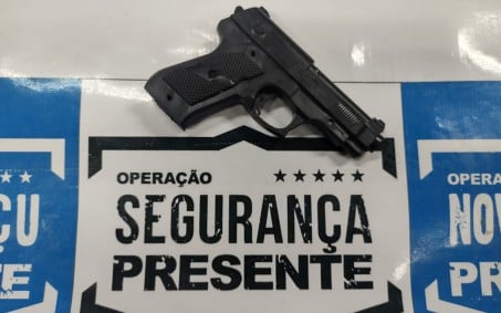 Policiais prendem suspeitos de furtos no calçadão de Nova Iguaçu