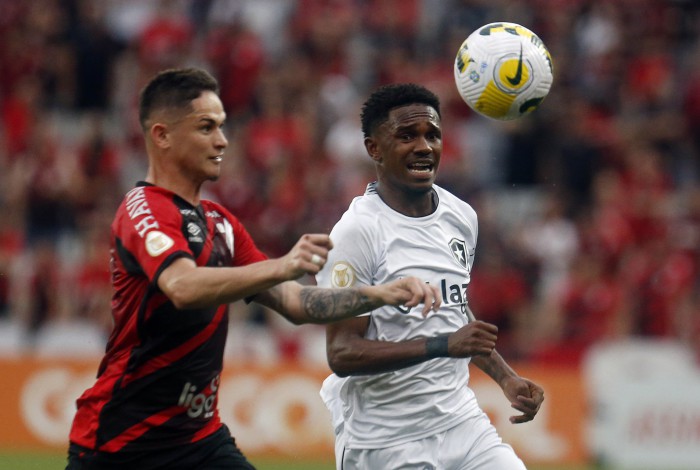 Botafogo foi derrotado pelo Athletico-PR por 3 a 0