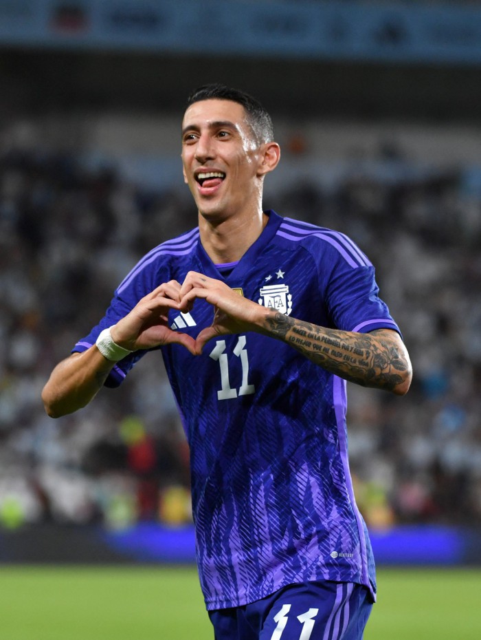 Di María fez dois gols na goleada por 5 a 0 em amistoso antes da Copa