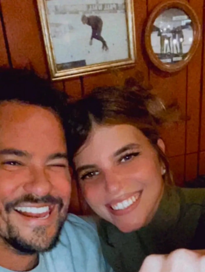 Paulinho Vilhena pede Maria Luiza em casamento