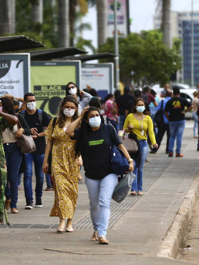 'Toda vez que relaxamos, corremos o risco de um ressurgimento', adverte diretora da organiza&ccedil;&atilde;o sobre o coronav&iacute;rus