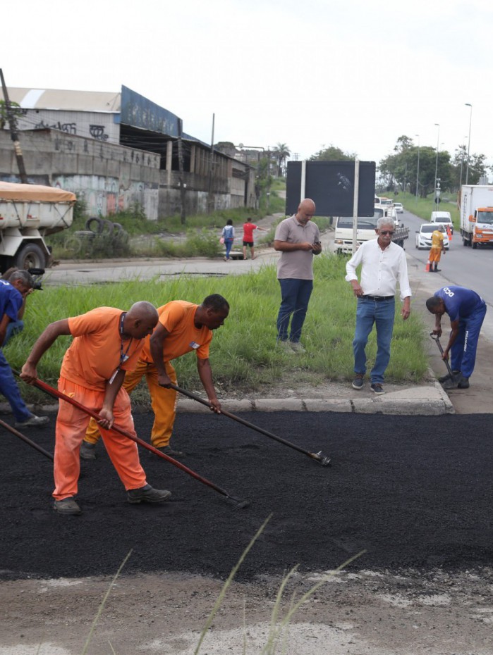 Os moradores da Avenida Presidente Roosevelt, na altura do trevo do bairro Marambaia, comemoraram as intervenções.