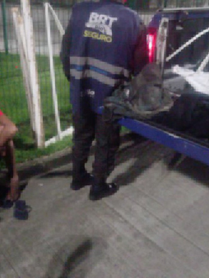 Dois dos presos foram encontrados dentro de &Atilde;Žnibus fugindo do local do crime