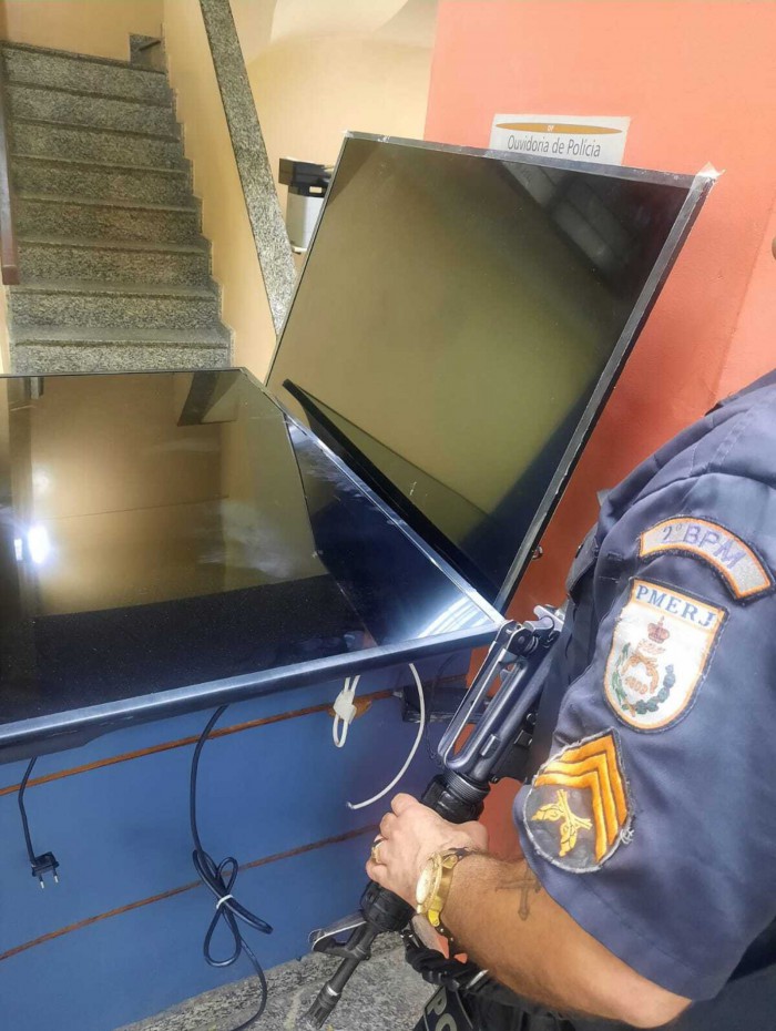 Dois televisores, que haviam sido furtados, foram recuperados 