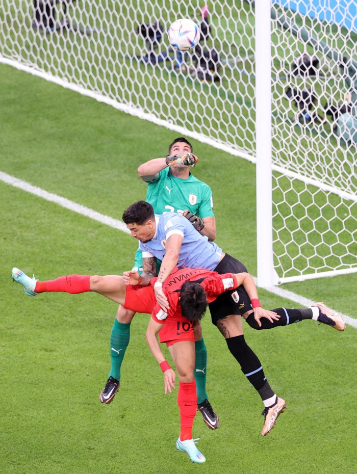 Uruguai e Coreia do Sul não conseguiram sair do zero no placar, em jogo pelo Grupo E da Copa do Mundo 