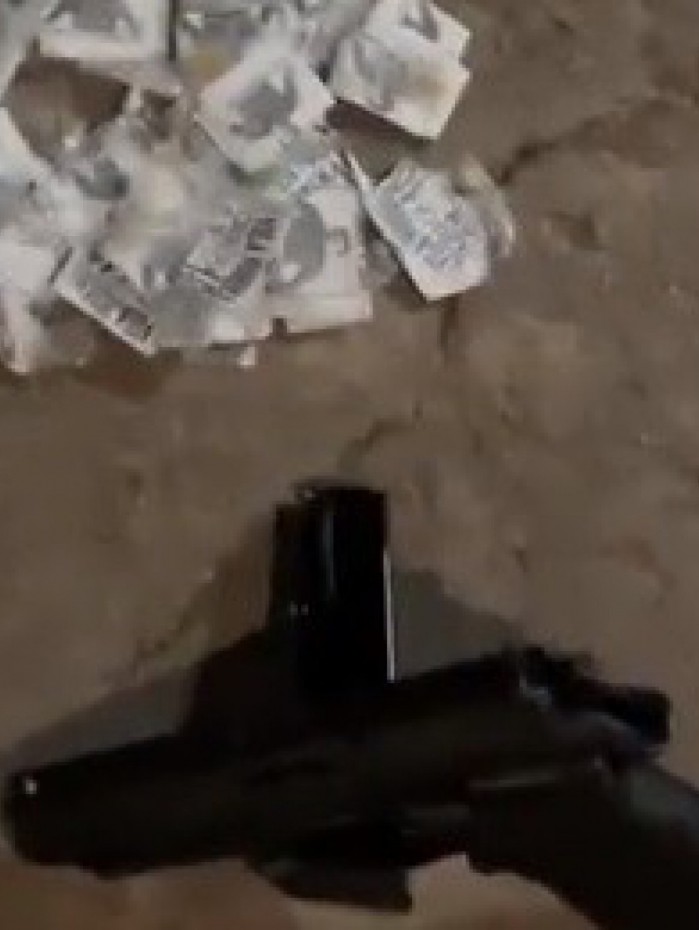 Pistola 9 mm e drogas apreendidas pelo 20&ordm; BPM 