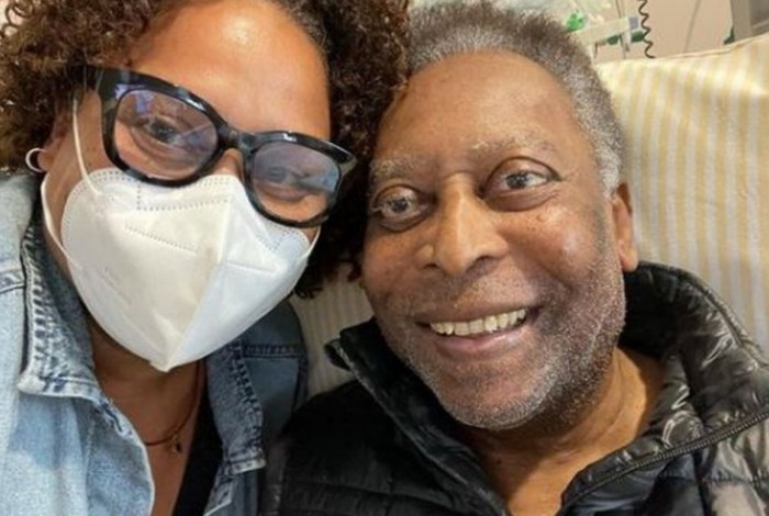 Pel&eacute; e a filha