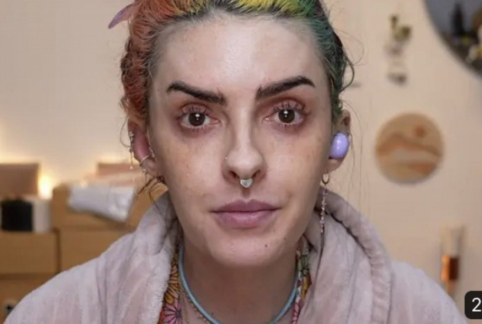 Karen Bachini pede desculpas por falas problemáticas
