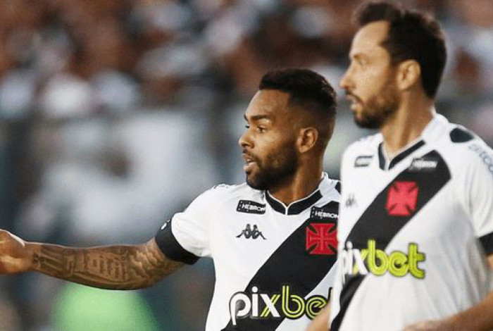 Alex Teixeira e Nenê podem renovar com o Vasco