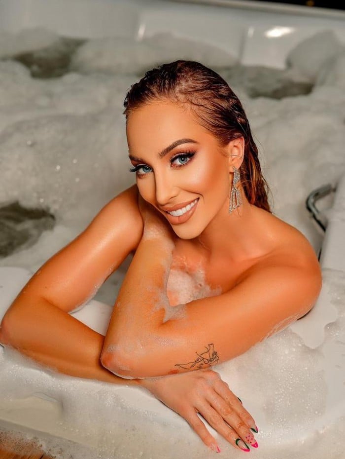 Michelle Heiden - Instagram: @michelleheidenn