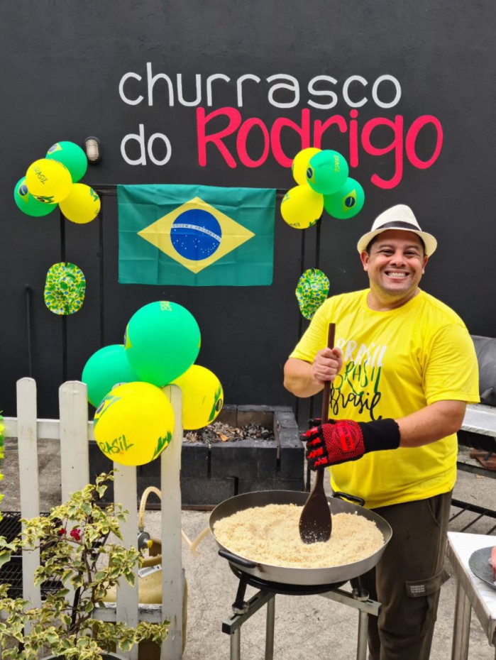 Churrasco do Rodrigo esta decorado e pronto para receber torcedores na partida de amanh&atilde;.