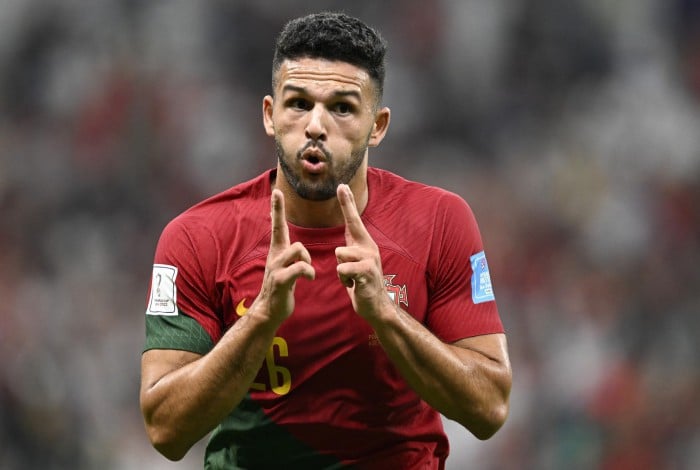 Gonçalo Ramos fez três gols na vitória de Portugal sobre a Suíça. Já no triunfo de Marrocos sobre a Espanha, o goleiro Bono brilhou e foi o herói
