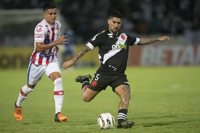 Yuri Lara deu adeus ao Vasco rumo ao futebol japonês