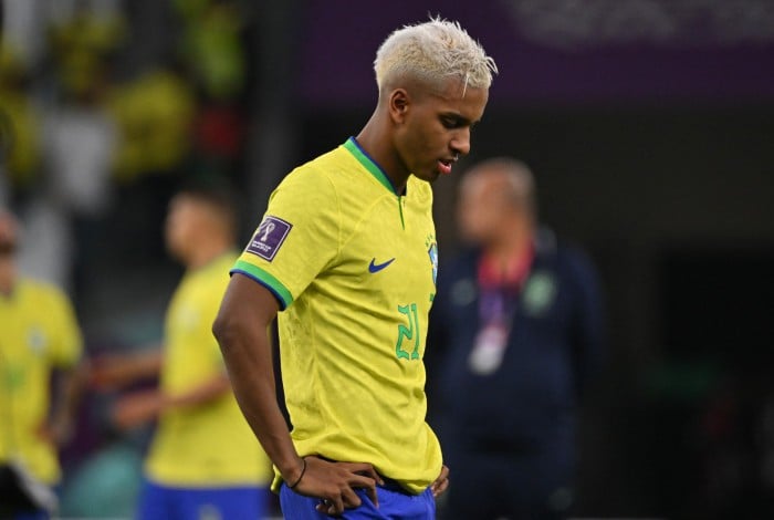 Rodrygo perdeu um pênalti na eliminação da seleção brasileira