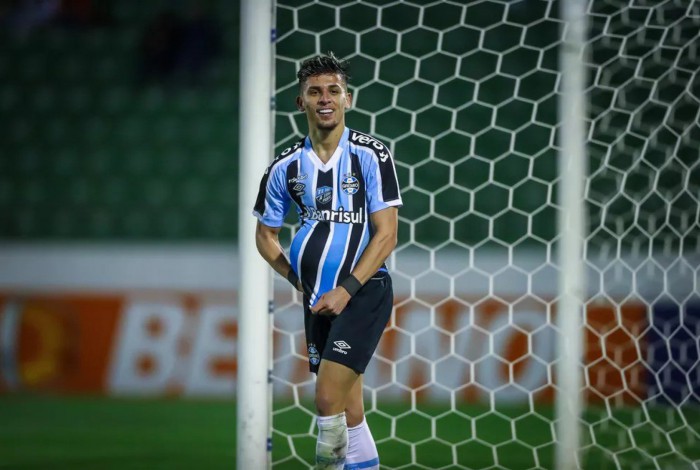 Gabriel Teixeira jogou no Grêmio em 2022, emprestado pelo Fluminense
