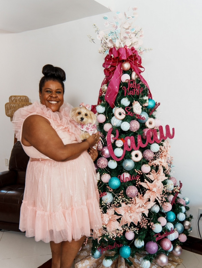 Cacau Protásio apresenta sua árvore de Natal personalizada