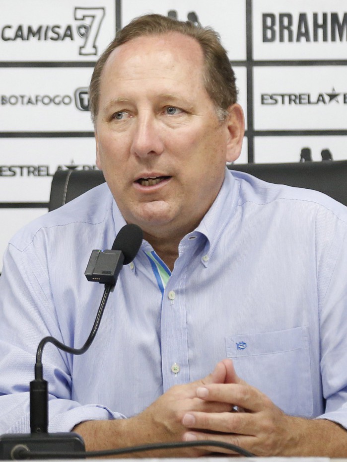  John Textor está fora do jogos