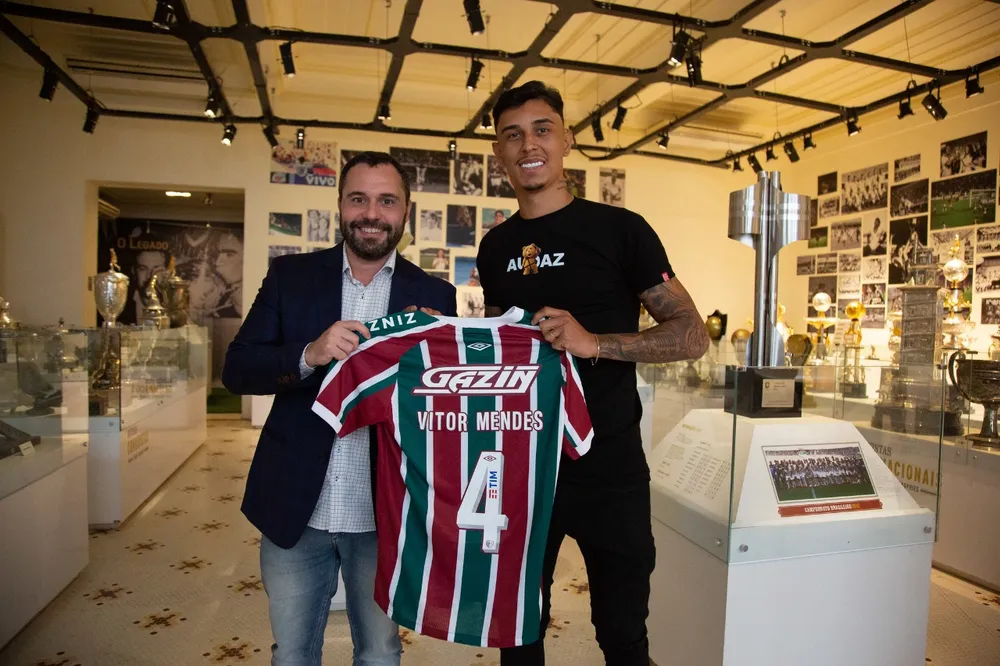 Vitor Mendes assinou com o Fluminense até o fim de 2023