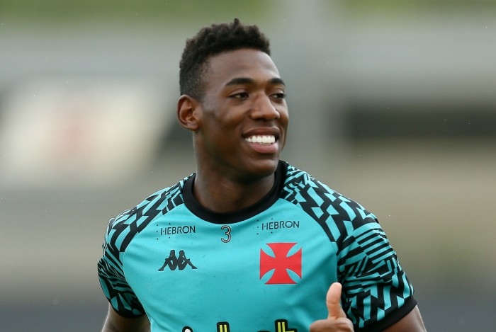 Leo treina no CT Moacyr Barbosa do Vasco da Gama em 22 de dezembro de 2022 