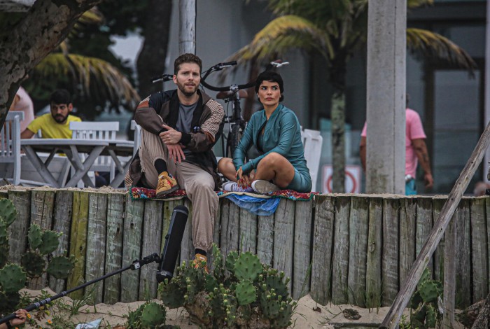 Thiago Fragoso e Vanessa Giácomo interpretam Caíque e Leonor na novela 'Travessia'