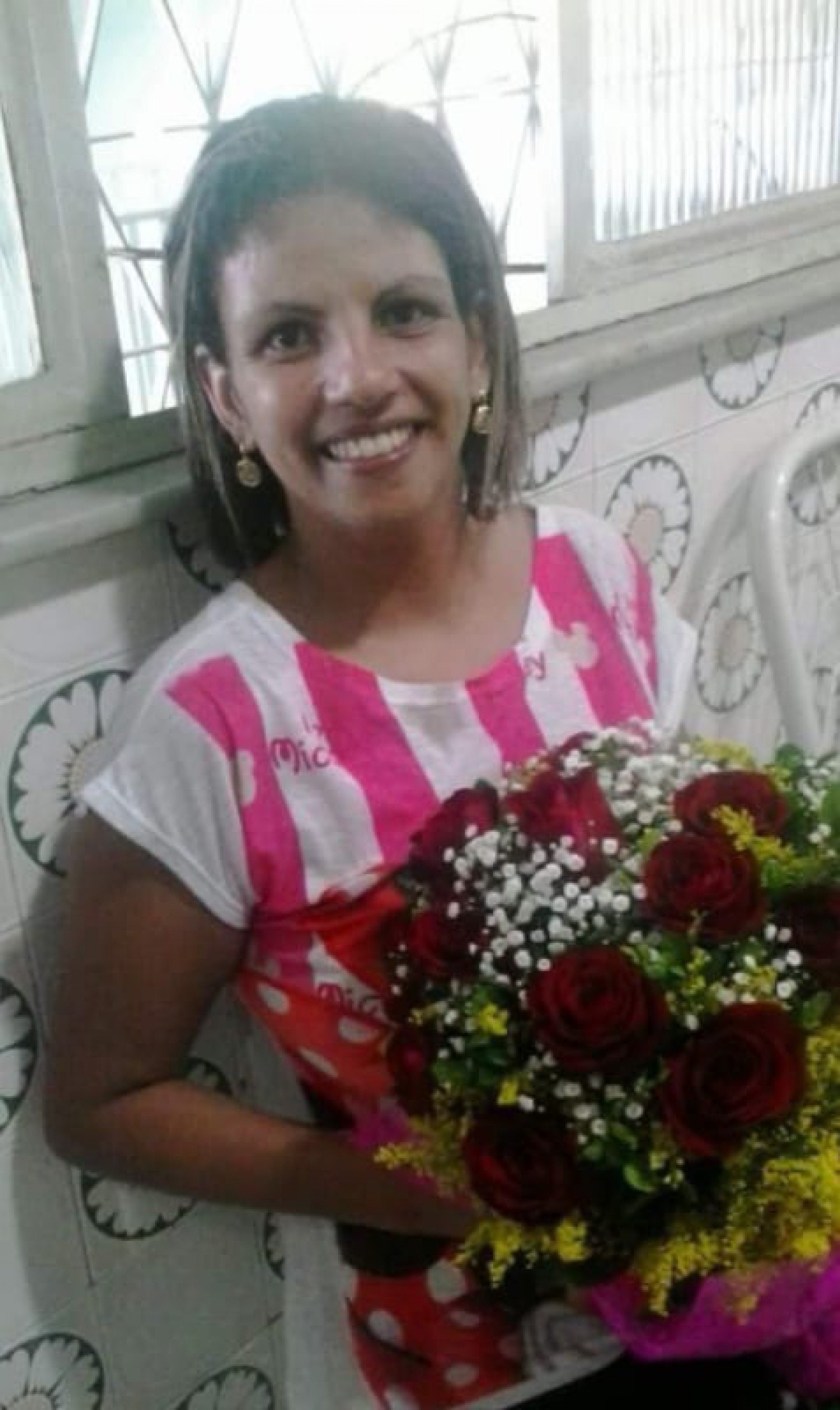 Tanea Laport, de 41 anos, saiu de casa, no Sul Fluminense, no &uacute;ltimo s&aacute;bado, durante preparativos de r&eacute;veillon, e n&atilde;o retornou. A empregada dom&eacute;stica passava por problemas psicol&oacute;gicos e tomava rem&eacute;dios controlados      