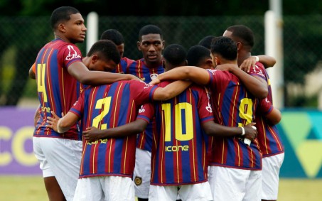 Chelsea anuncia a contratação de Andrey Santos, ex-Vasco