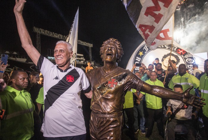 Ano passado, o craque foi eternizado com estátua, no estádio de São Januário 
