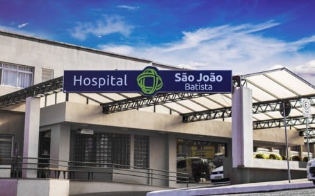 Acidente de carro deixa dois mortos e um ferido em Volta Redonda