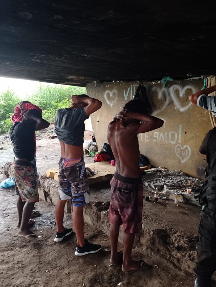 PMs abordaram pessoas em situa&ccedil;&atilde;o de rua na Ilha do Governador