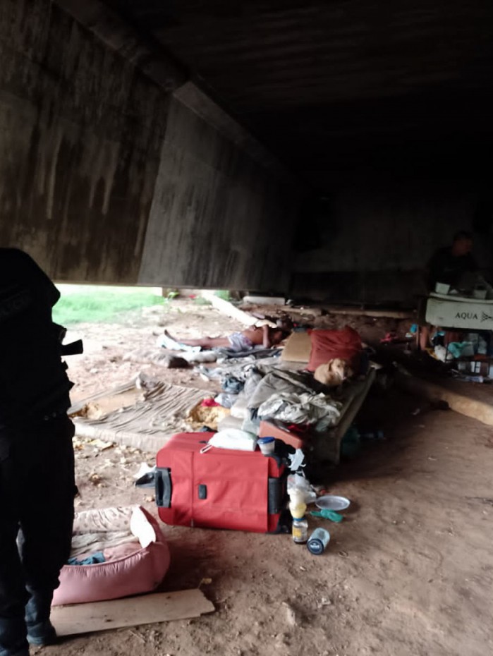 PMs abordaram pessoas em situa&ccedil;&atilde;o de rua na Ilha do Governador
