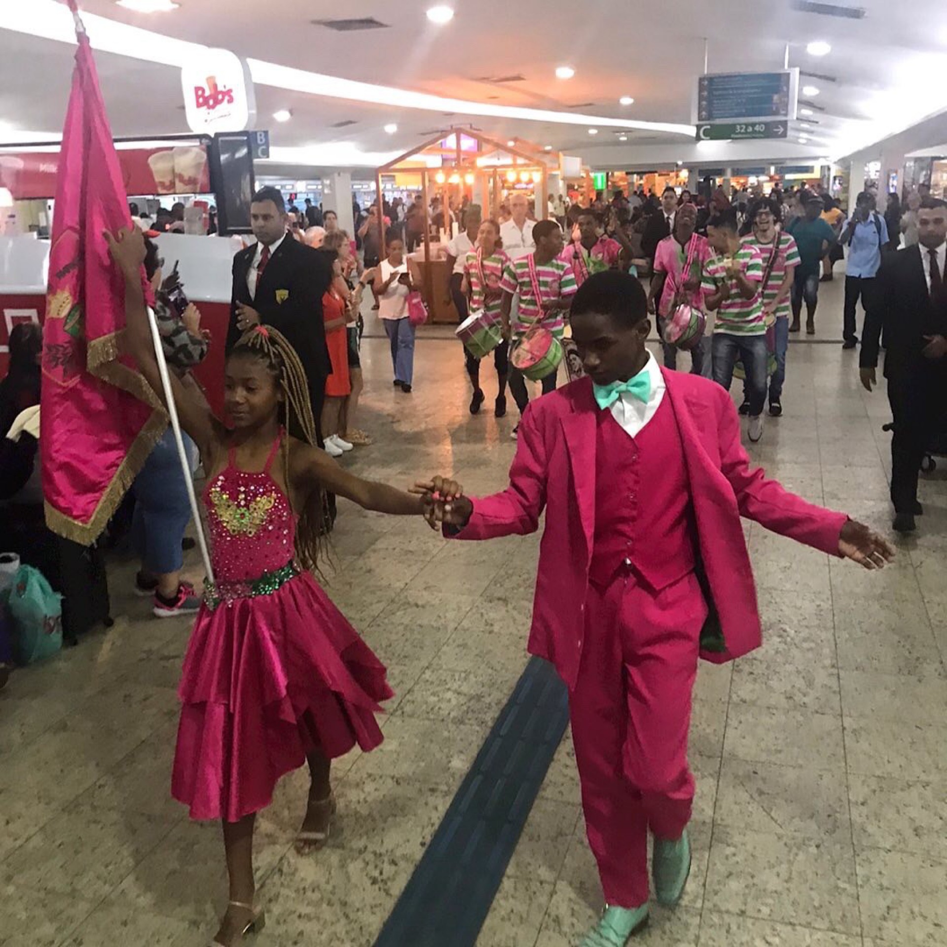 Novo espa&ccedil;o sociocultural da Mangueira do Amanh&atilde; na Rodovi&aacute;ria do Rio
