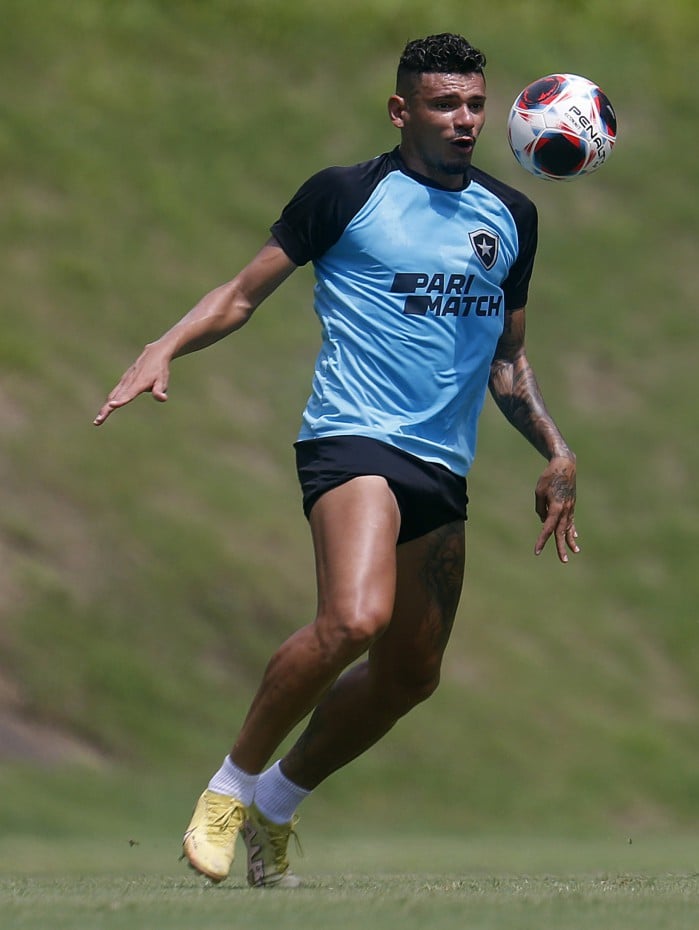 Tiquinho.Treino do Botafogo  Espaco Lonier. 18 de Janeiro de 2023, Rio de Janeiro, RJ, Brasil. Foto: Vitor Silva/Botafogo. 
Imagem protegida pela Lei do Direito Autoral Nº 9.610, DE 19 DE FEVEREIRO DE 1998. Sendo proibido qualquer uso comercial, remunerado e manipulacao/alteracao da obra.

