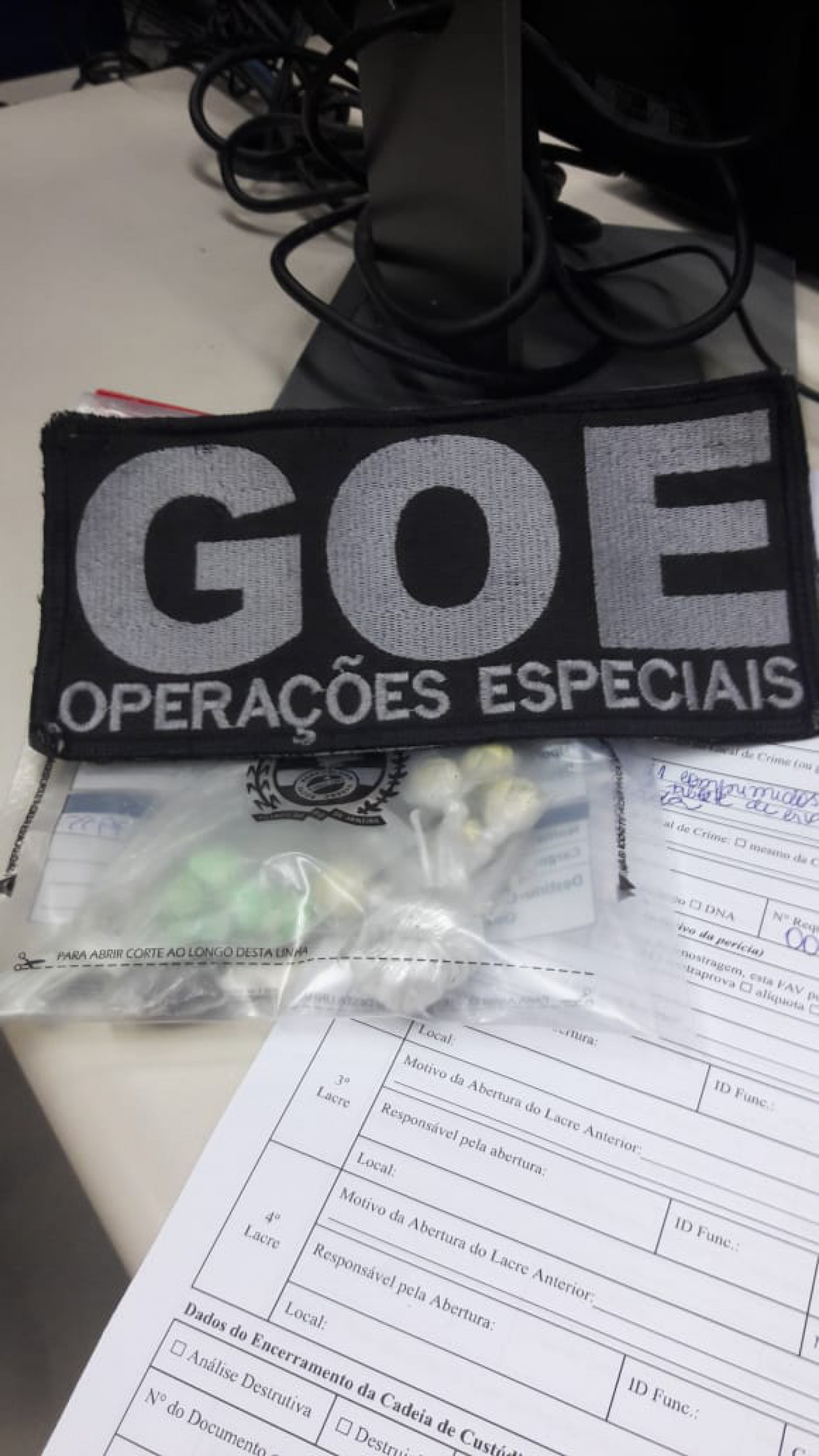 Drogas encontradas com o homem que tentou invadir um &ocirc;nibus no Leme, Zona Sul do Rio
