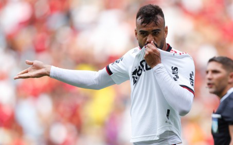 Após vitória do Flamengo, Fabrício Bruno avisa: 'Tem que abrir o olho. Com dois a mais, não podemos tomar os sustos que tomamos'