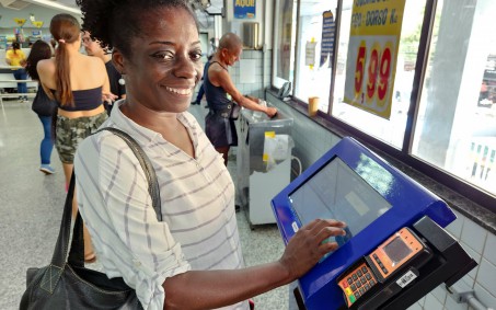 Concessionária de água e esgoto instala totem de atendimento no Centro de Nova Iguaçu