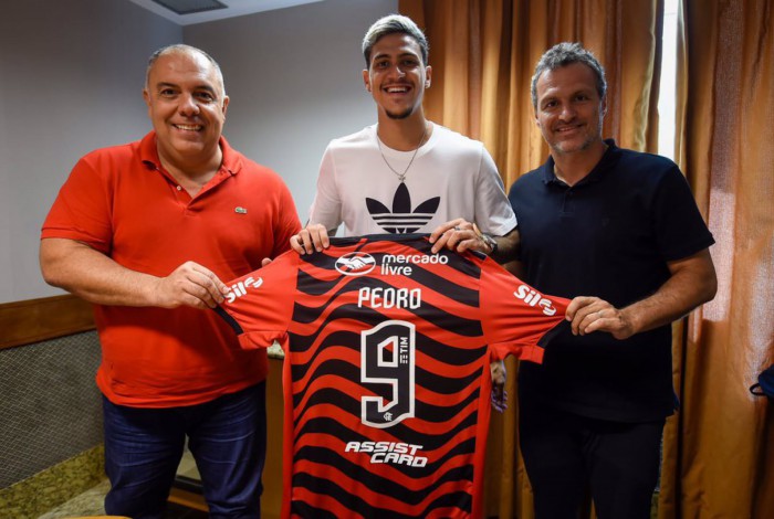 Pedro renovou com o Flamengo