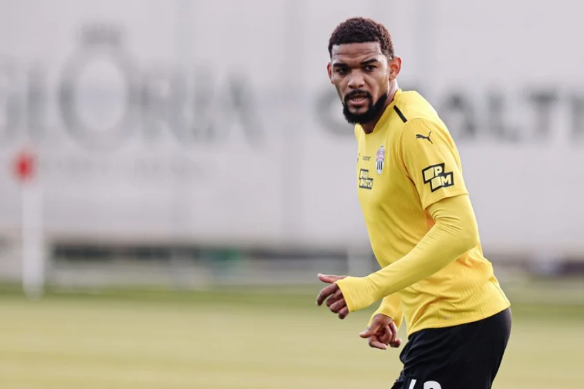 Bruno Viana em a&ccedil;&atilde;o pelo Khimki, da R&uacute;ssia