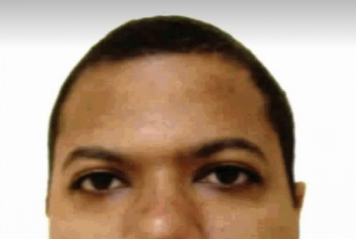 Jean e os comparsas Marcelinho da Merindiba e Índio do Jardim Novo