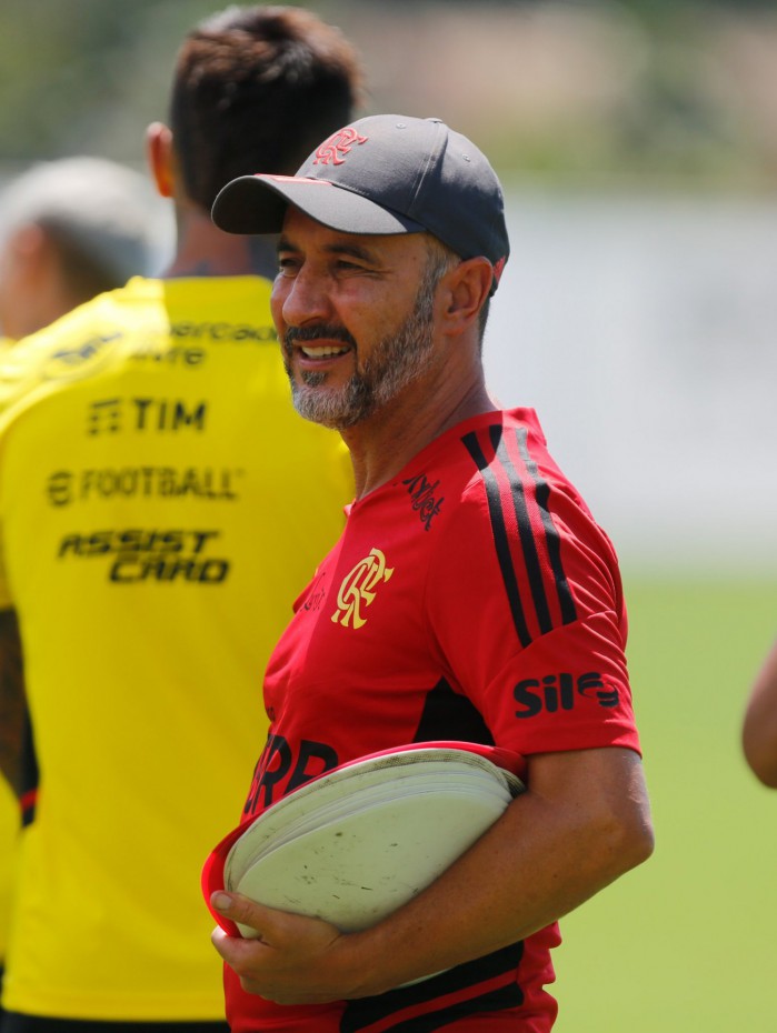 Técnico Vítor Pereira manterá o quarteto ofensivo do Flamengo