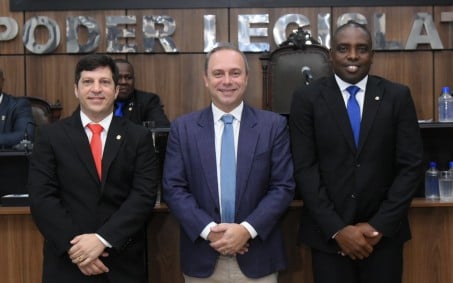 Câmara de Nova Iguaçu dá posse a novos vereadores do município