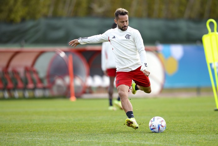 Everton Ribeiro no treino antes da disputa do terceiro lugar do Mundial de Clubes