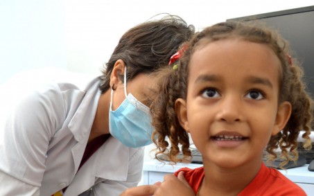 Aplicação da Pfizer Baby é ampliada para crianças de até quatro anos