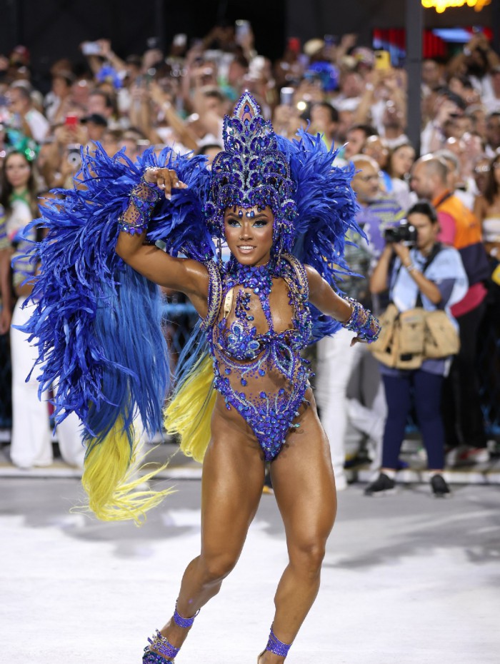 Mayara Lima é Rainha de Bateria da Paraiso do Tuiuti